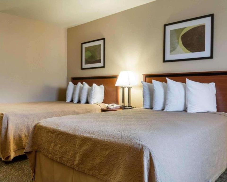 Rodeway Hotel