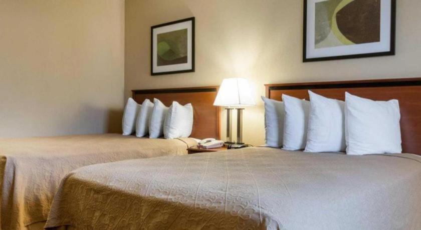 Rodeway Hotel 2*
