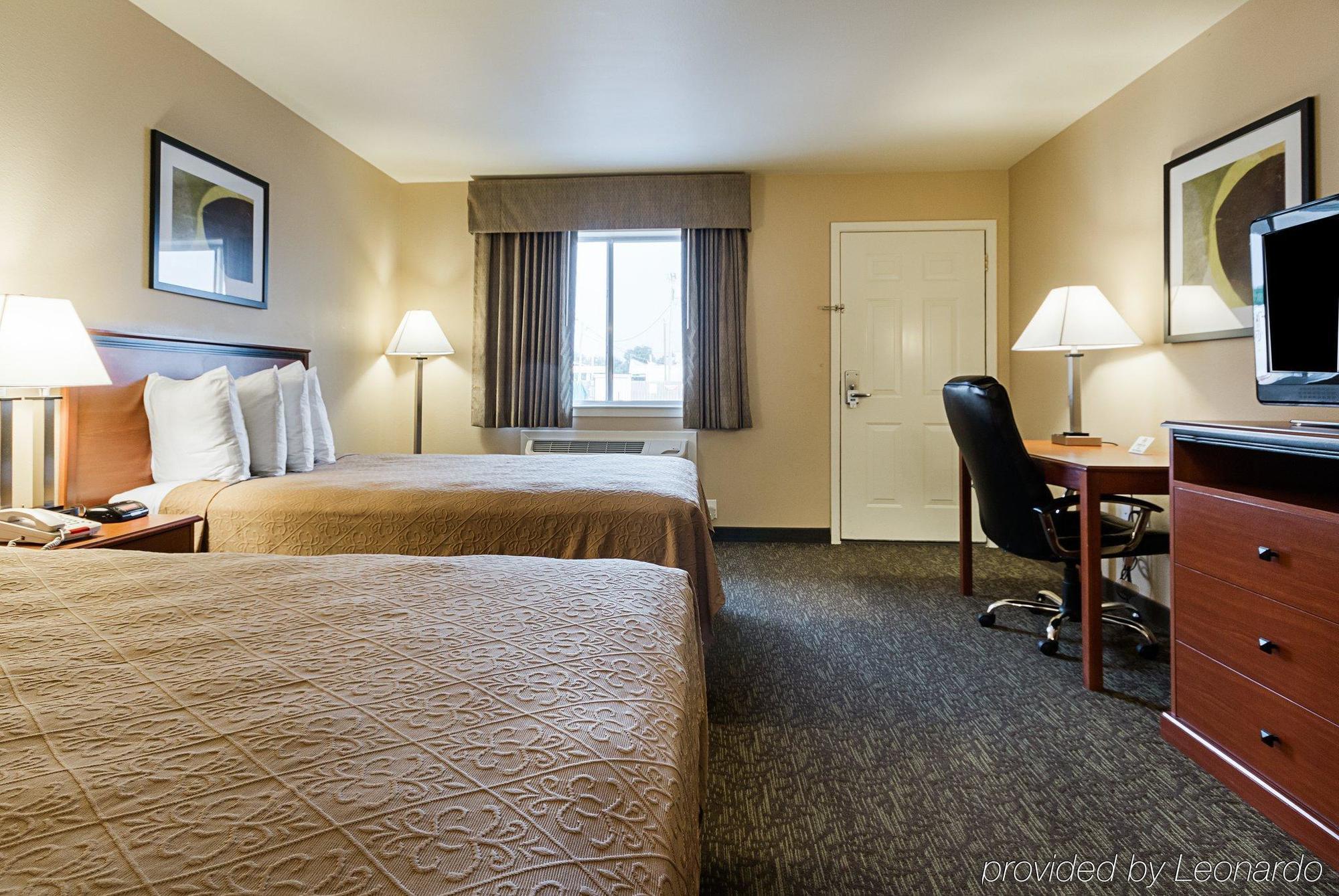 Rodeway Hotel 2*